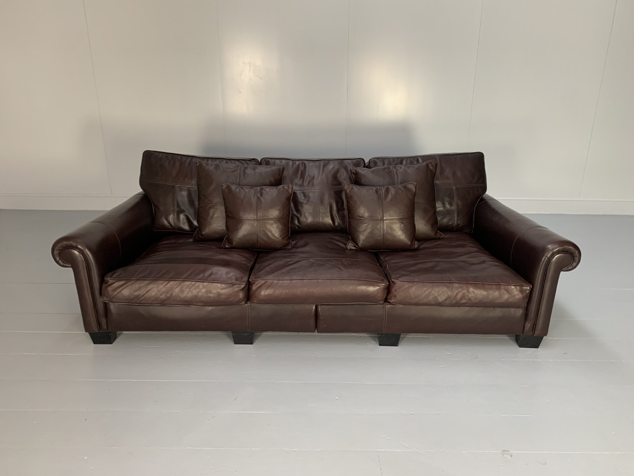 Duresta "New Plantation" Grand 4-Seat Sofa - In Dark Brown Leather - Image 7