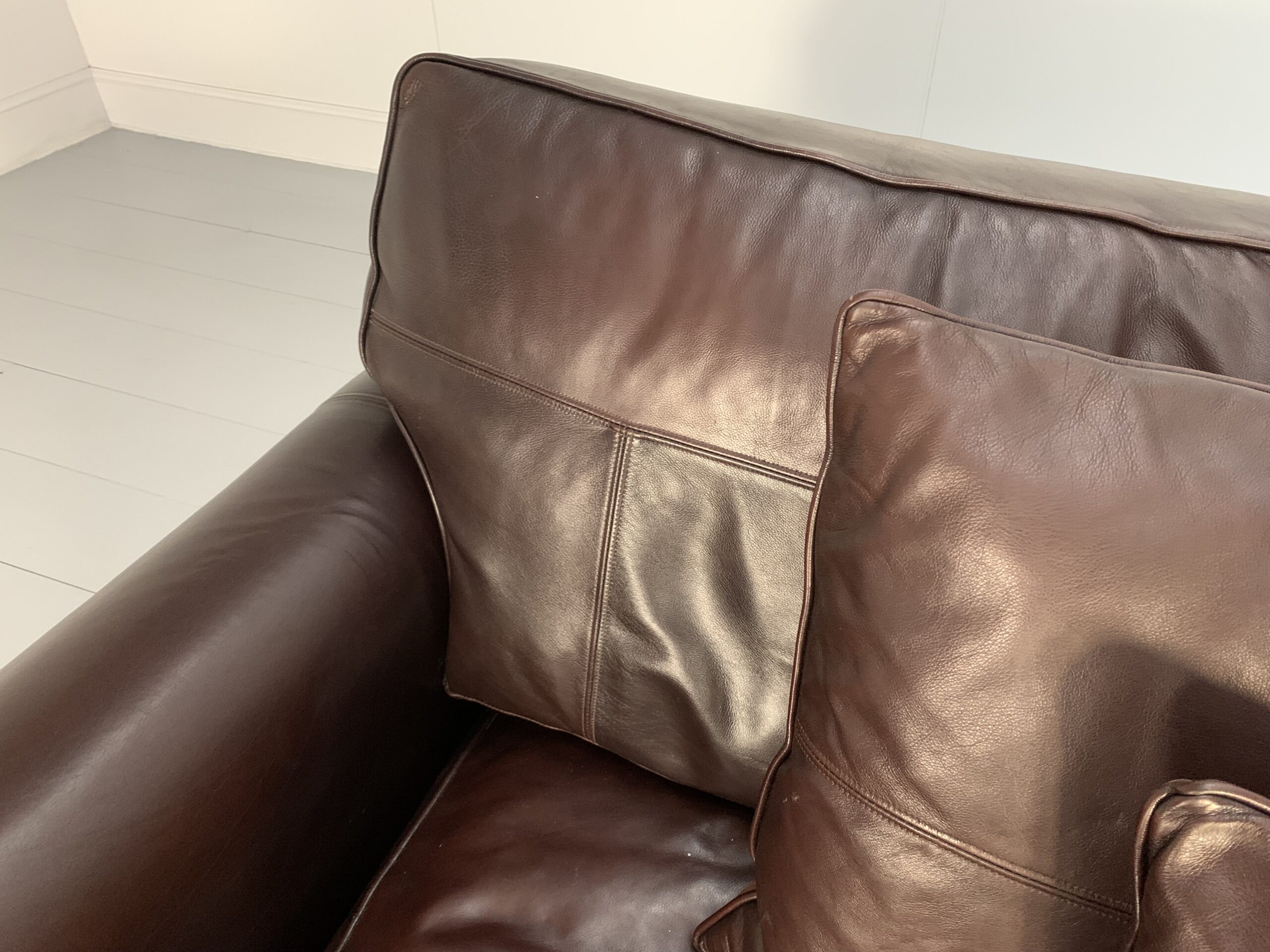 Duresta "New Plantation" Grand 4-Seat Sofa - In Dark Brown Leather - Image 16