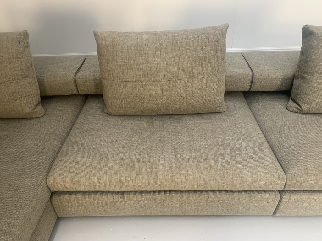 Molteni & C "Turner" 5-Seat L-Shape Sofa - In Neutral Woven Fabric - Image 7
