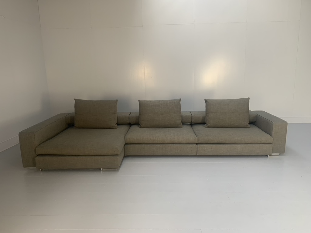 Molteni & C "Turner" 5-Seat L-Shape Sofa - In Neutral Woven Fabric