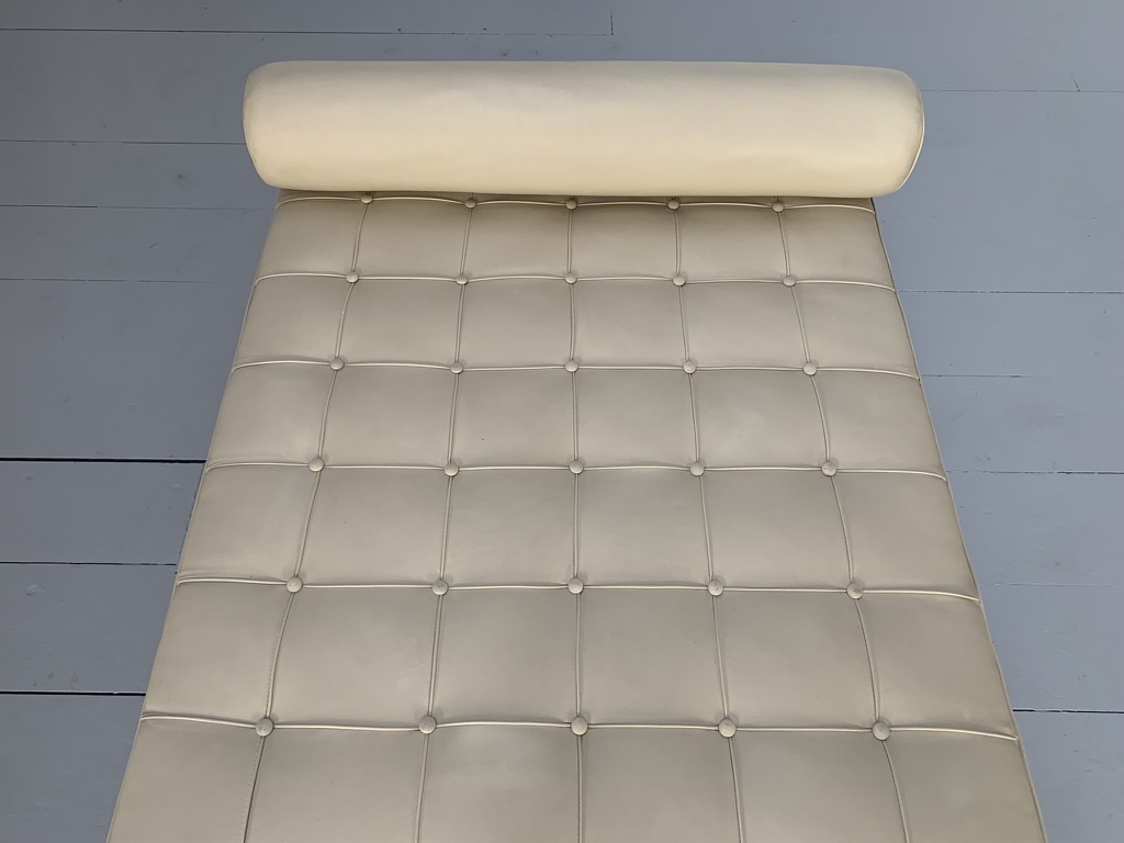 Alivar "Barcelona" Daybed - In Cream Leather - Image 10