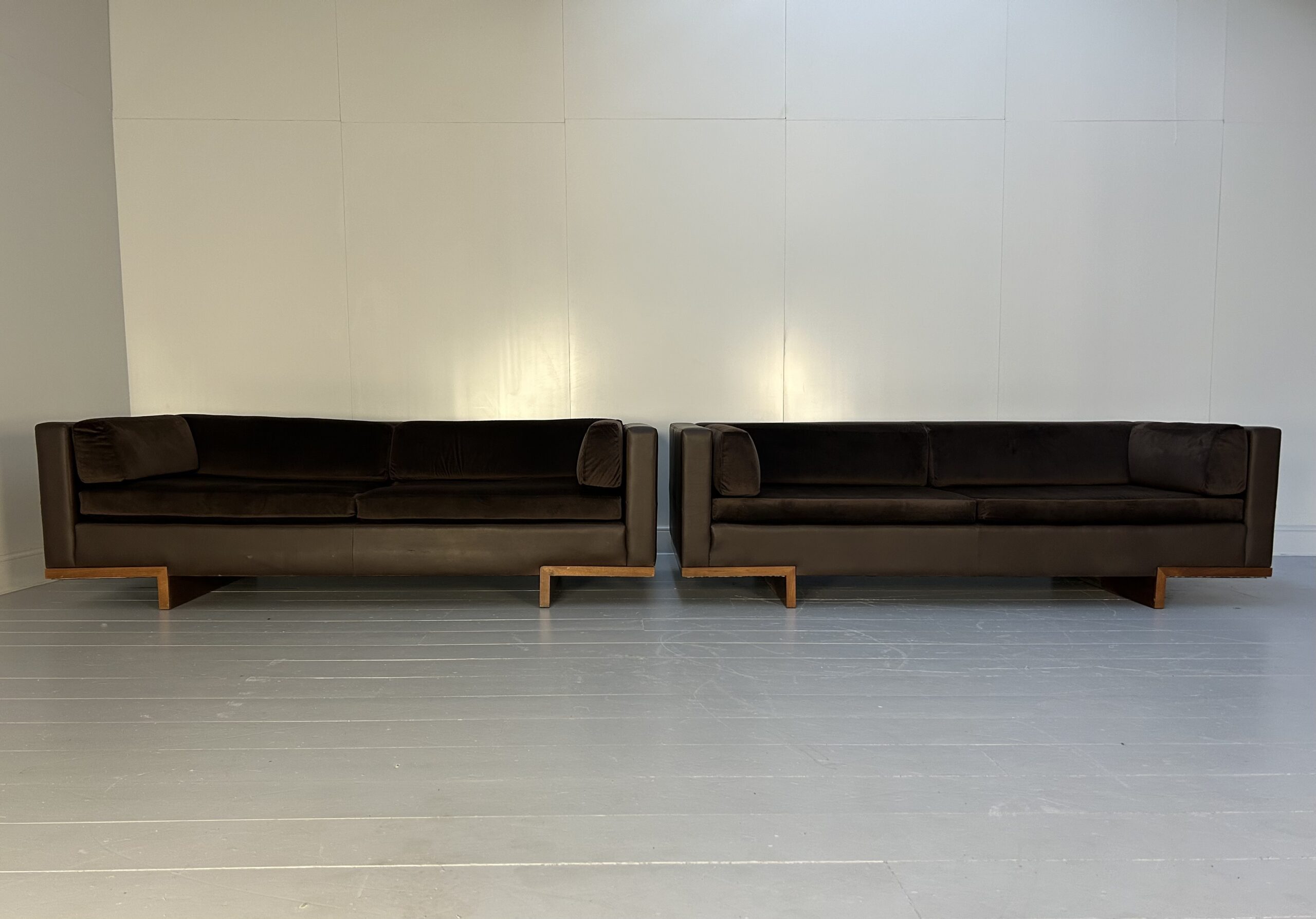 David Linley "Lizard" 2 Sofa & Low Table Suite - In Brown Leather, Velvet & Walnut - Image 4