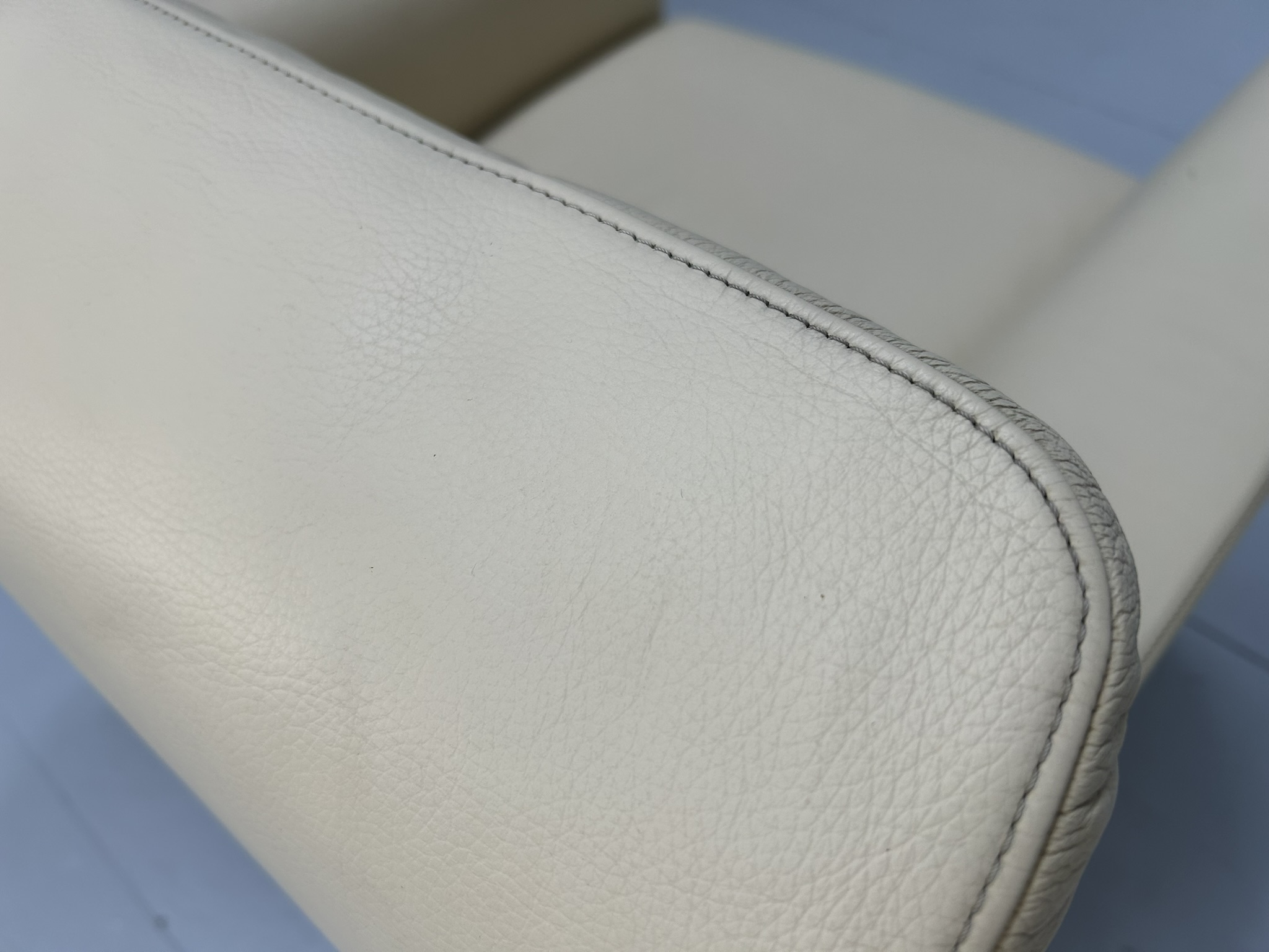 Walter Knoll "Morgan 465" Armchair - In Cream Leather - RRP £3200 - Image 16
