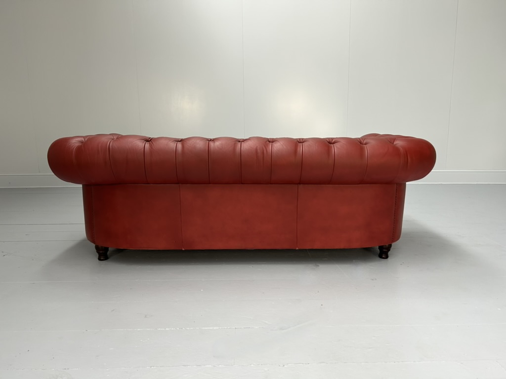 Poltrona Frau "Chester" 3-Seat Chesterfield Sofa - In Deep Red Leather - RRP £18,000 - Image 3